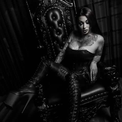 Galeriebild 2 von Dirty Snowwhite